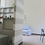 Renovated Apartment With Balcony In San Lorenzo - With Elevator