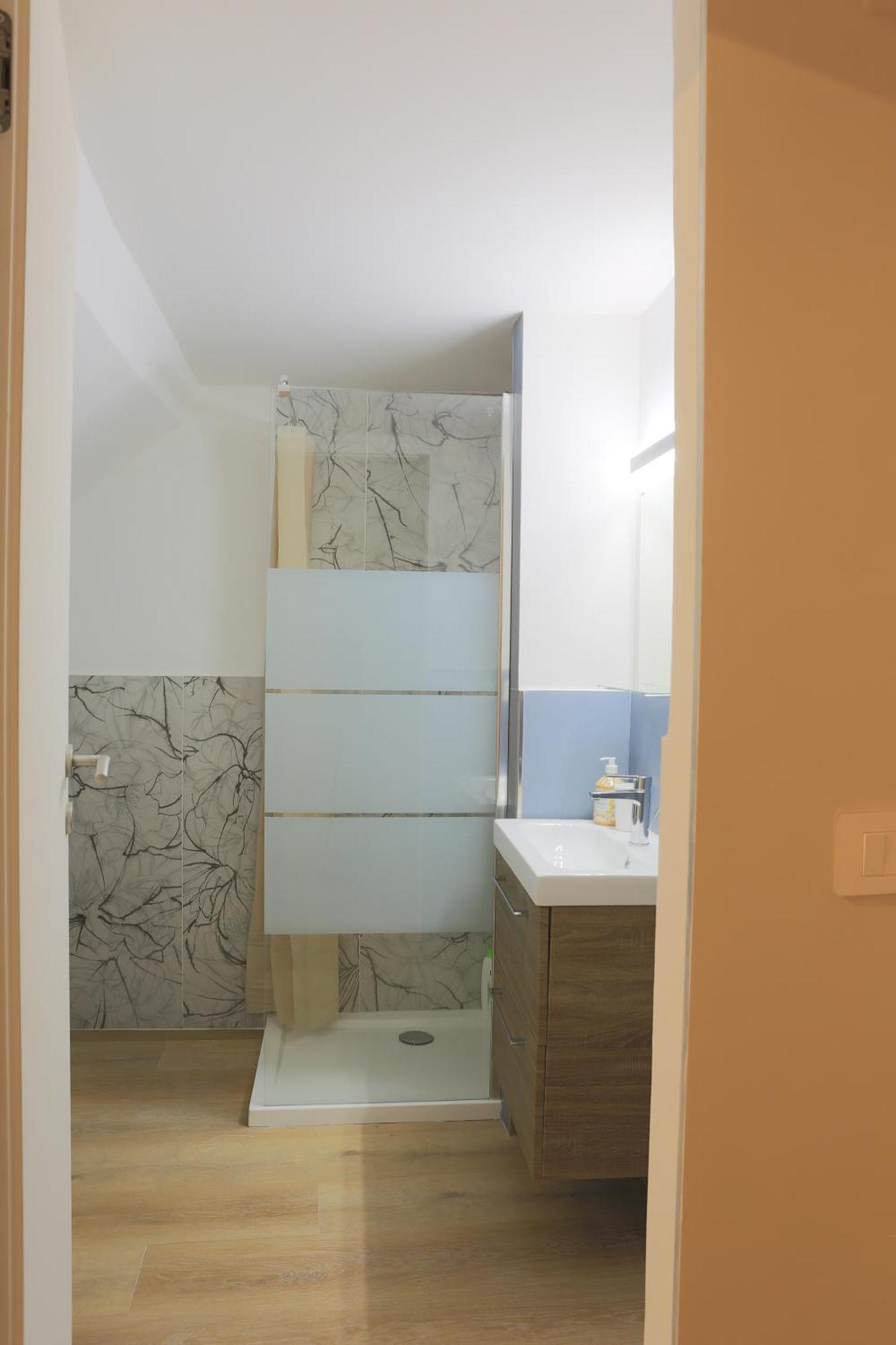 Renovated With Balcony In San Lorenzo - With Elevator Apartment Genua