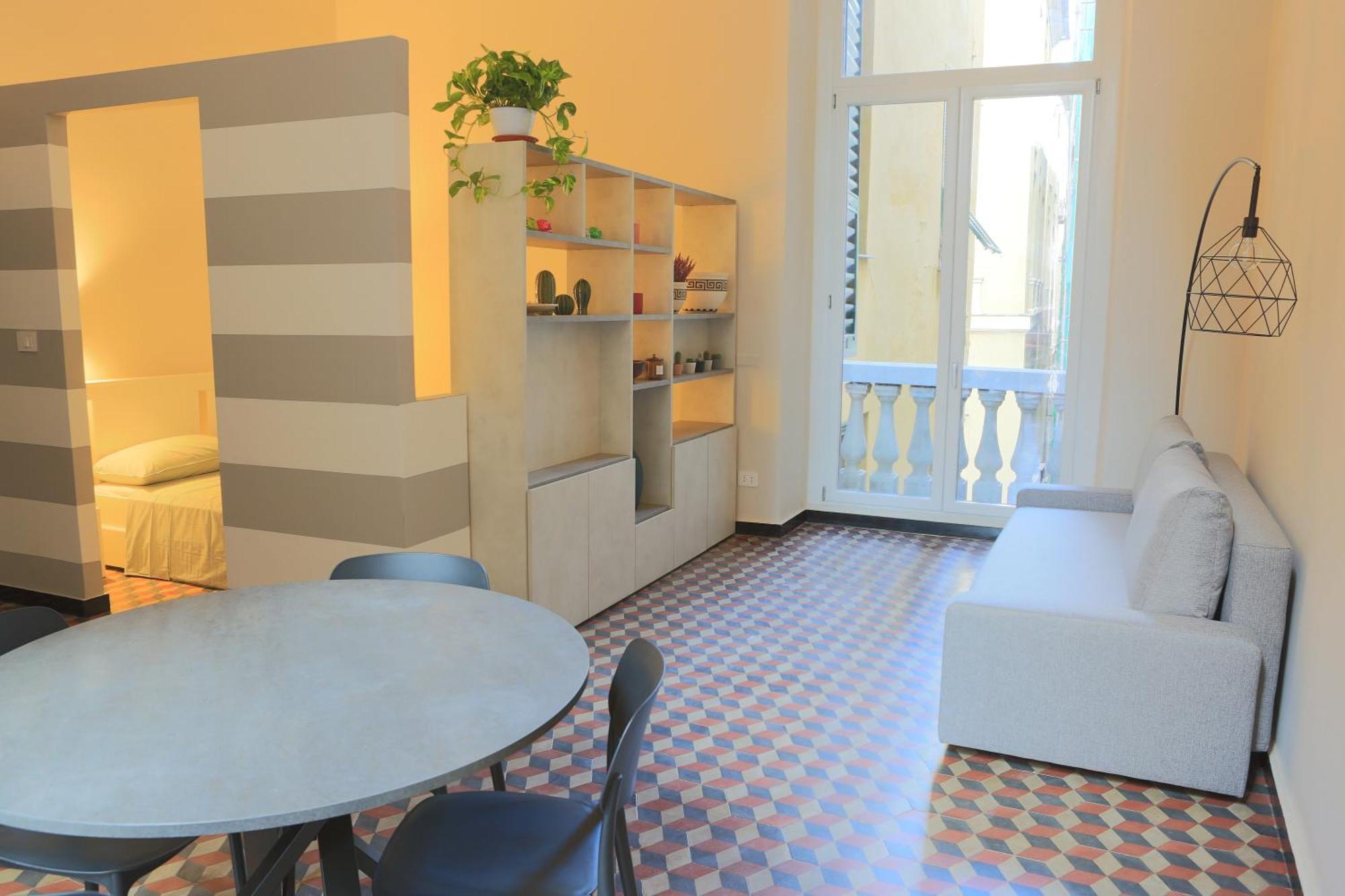 Renovated With Balcony In San Lorenzo - With Elevator * Genova