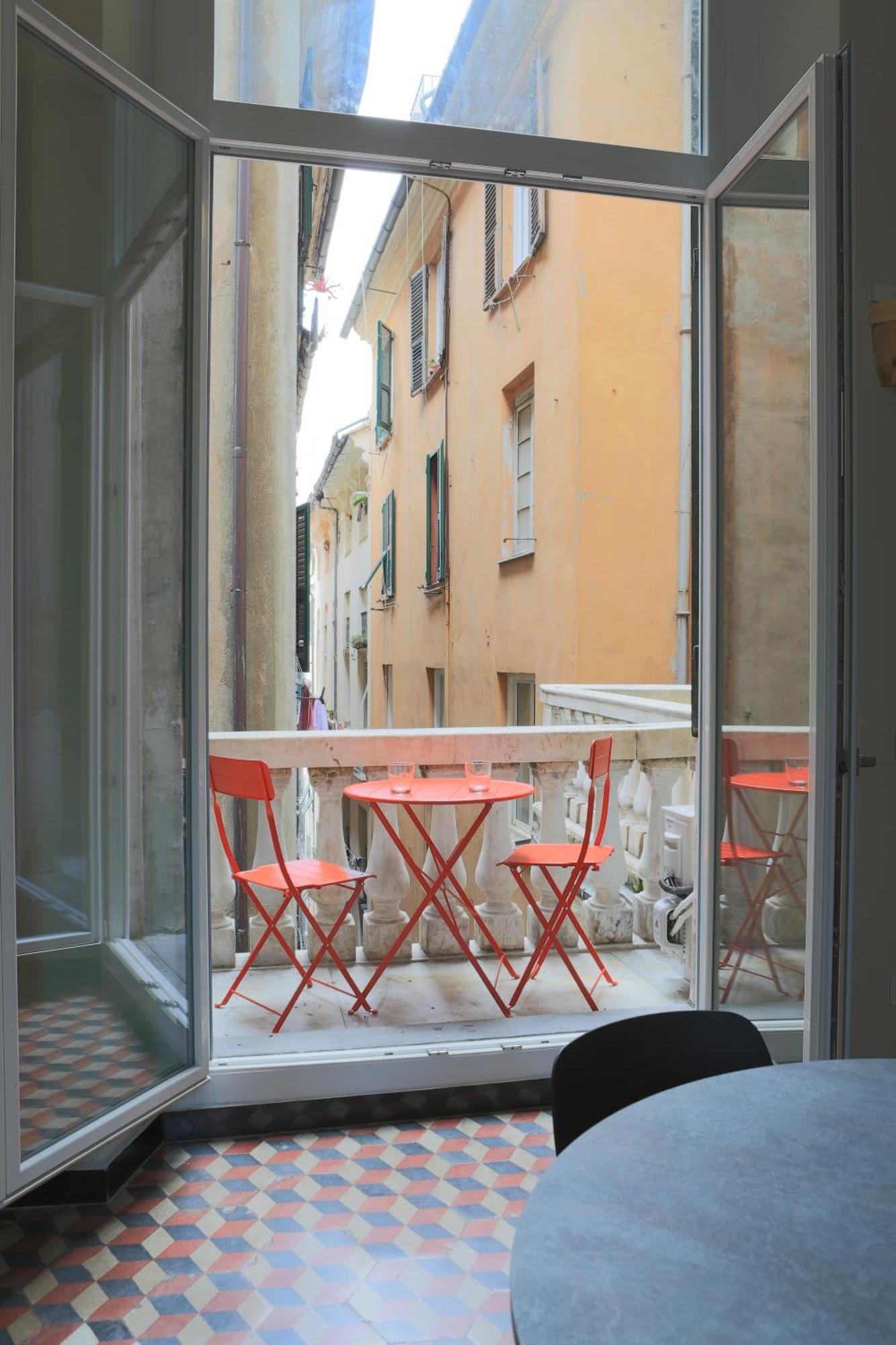 Renovated With Balcony In San Lorenzo - With Elevator Appartamento *