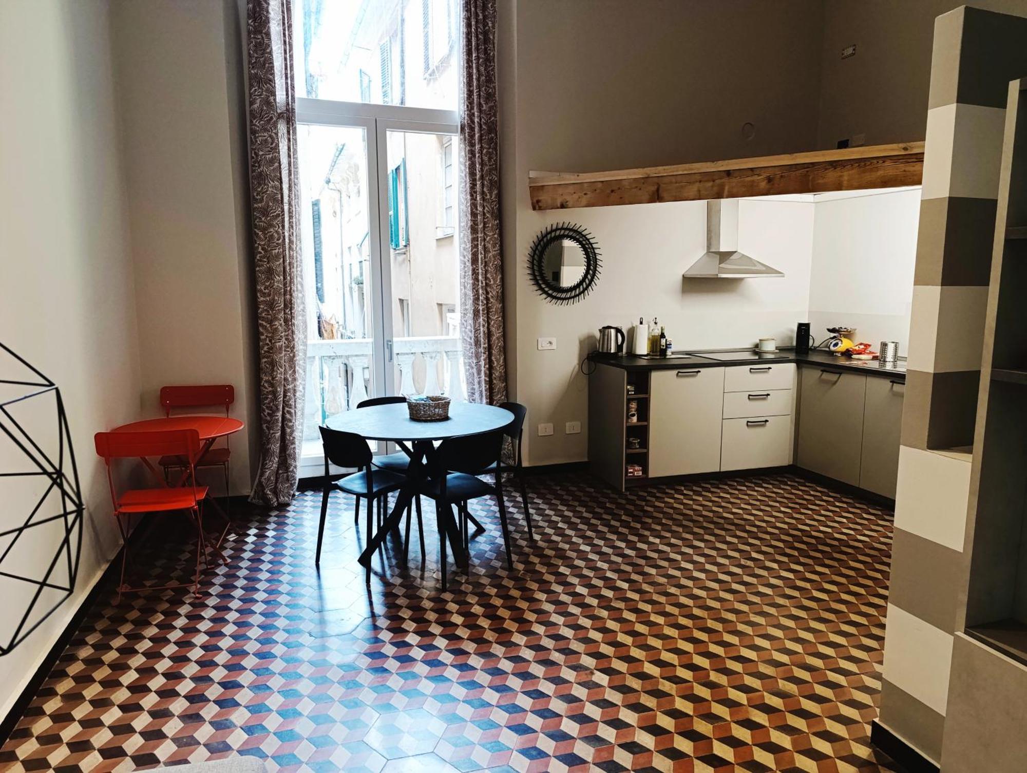 Renovated With Balcony In San Lorenzo - With Elevator Appartamento Genova