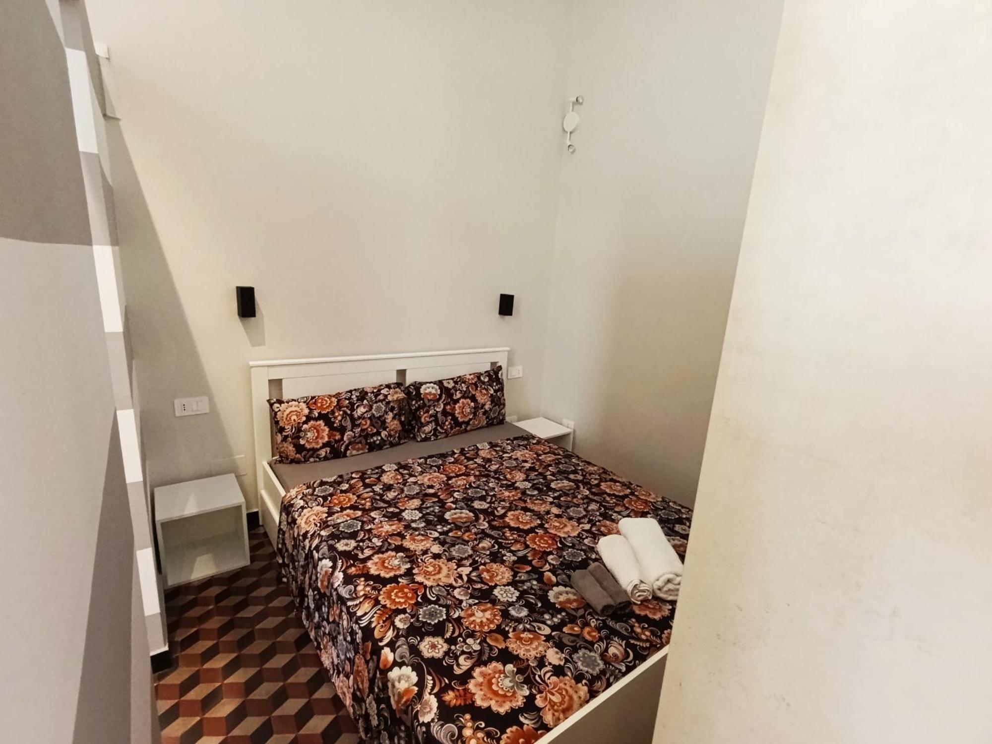 Renovated With Balcony In San Lorenzo - With Elevator * Genova